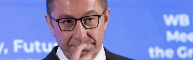 Мицкоски: Трудим се да научим албански, али македонски је званични језик на целој територији