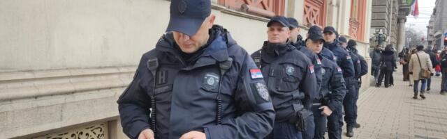 Pretresi, zaplene i kordoni: Šta policija radi na Univerzitetu u Beogradu