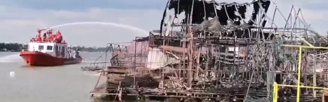 VATRENA STIHIJA PROGUTALA SPLAVOVE: Vatrogasci-spasioci u poslednjem trenutku sprečili još veću katastrofu na Adi Ciganliji (FOTO/VIDEO)