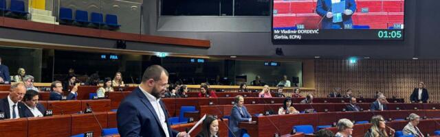 „I, da ostane zapamćeno“: Srpski poslanik u Skupštini Saveta Evrope govorio o studentima, Kosovu i krizi u Srbiji