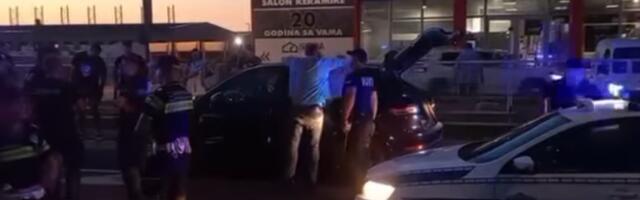 Ekskluzivno! Isplivao snimak privođenja Petra Đurića nakon protesta u Kraljevu - blokader zadržan u policiji (VIDEO)