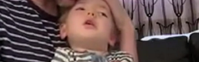 Čovek slomio mnoga srca nakon što je snimio video na kojem peva svom sinu koji umire! (VIDEO)