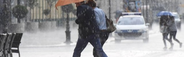 NA SNAZI ŽUTI METEOALARM! Spremite se za novi talas pljuskova i grmljavine!