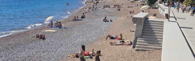 DEDA (78) IZ PROKUPLJA ŠOKIRAO SVE NA PLAŽI U CRNOJ GORI! "Plačem kao kiša.." Ljudi NE VERUJU SVOJIM OČIMA ŠTA VIDE