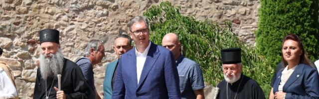 "Narod koji poštuje svoje svetinje može sa sigurnošću da gradi svoju budućnost!" Oglasio se Vučić uz moćnu poruku (VIDEO)