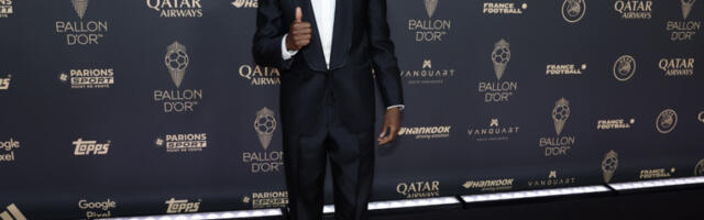 DEMBELE OSVOJIO ZLATNU LOPTU Francuz proglašen za najboljeg fudbalera na svetu