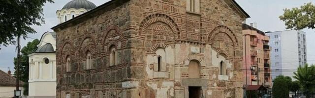 Sa fantomkom upao u crkvu u Lipljanu i odneo zastavu SPC