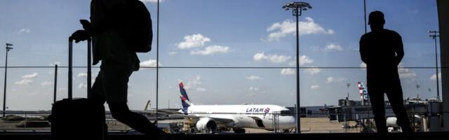 Opšti kolaps na nebu! Snežno nevreme okovalo grad, a na aerodromu drama: Ponestaje ključne tečnosti, avioni "zaleđeni" na pistama