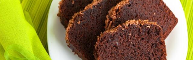 Čokoladni hleb sa urmama bez dodatog šećera: Novi viralni recept koji se pravi za pola sata