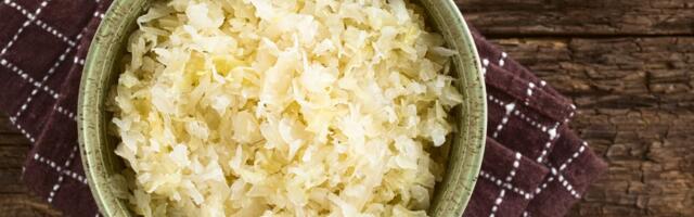 Zašto vam je nakon obilnog ručka muka i pospanost: Kiseli kupus rešava problem, ali postoji pravilo