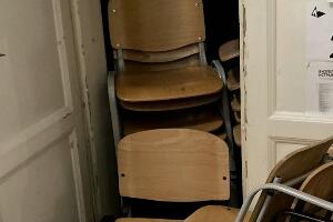 Студенти Архитектонског факултета у Београду столицама блокирали амфитеатре због повећања школарине