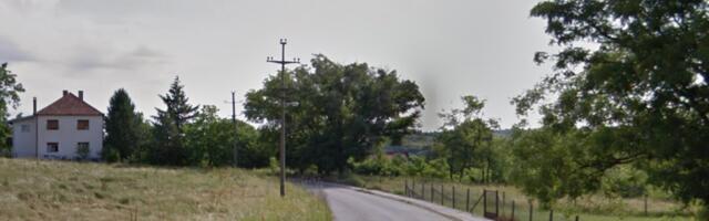 STAJAO NA AUTOMOBILU U POKRETU, PA PAO I SLOMIO LOBANJU Užasna smrt tinejdžera (18) iz Barajeva