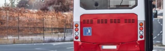 Potrčala za psom, pa udarila glavom u autobus: Drama u Mirijevu