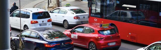 Zašto Srbi toliko trube, istina koju otkrivaju taksisti i stručnjaci: Evo kad smeš, a kad nikako ne smeš da pipneš sirenu