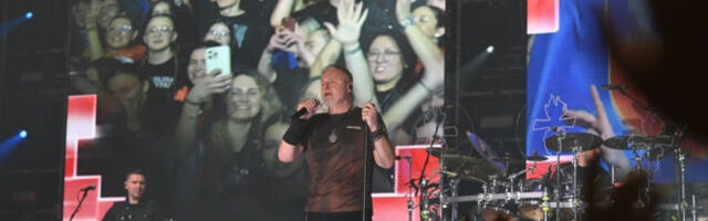 „Ајмо, усташе“ у Сплиту, док Пицули спремају дочек на црвеном тепиху у Београду