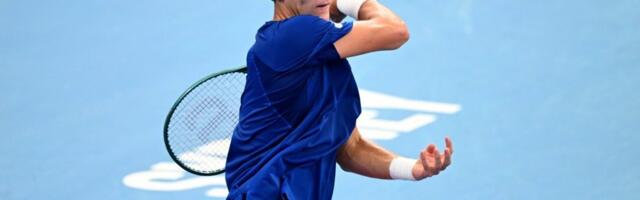 Česi stižu na Australijan open u pobedničkom ritmu: Menšik osvojio titulu u Oklandu, Mahač u Adelejdu