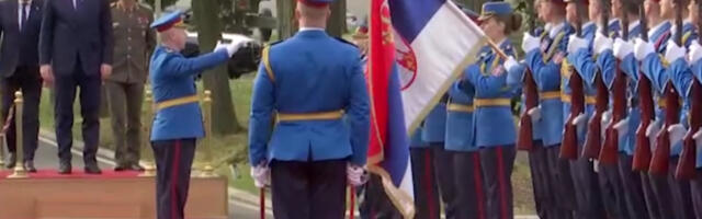 Sastanak Vučića sa najvišim rukovodstvom Ministarstva odbrane i Vojske Srbije u kasarni na Banjici