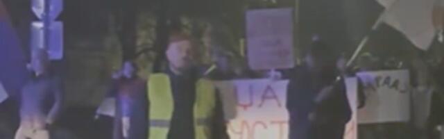 NAPETO u Odžacima: Isto veče protestna šetnja i kontramiting naprednjaka (VIDEO)