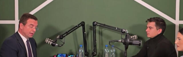 Политички суноврат у подкасту: од напада на државу до оптужби на рачун породица жртава (видео)