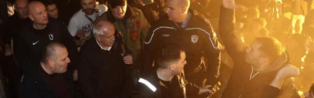 GORI AERODROM! Grobari napravili bakljadu za Žoca - trofejni trener bez reči! Gleda i ne veruje!