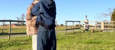 Ko je pevačica koja je diskvalifikovana s hrvatske Dore: Ljubi brazilsku manekenku, porodica joj jedno zabranila, a ovako je izgledala pre transformacije