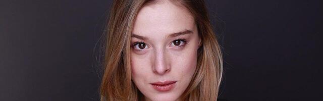 „Ovo priznanje me je pogodilo u srce, rasplakala si me“: Milena Radulović zahvalila Jasni Žmak koja joj je poklonila svoj Gran pri sa 58. Bitefa