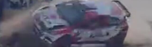 Nije za svačiji želudac - Automobil izleteo sa staze, poginuo navijač (VIDEO)
