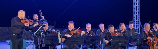 Uspešna turneja Ansambla „Kolo“ u Crnoj Gori: Publika u Tivtu i Herceg Novom uživala u tradicionalnoj muzici