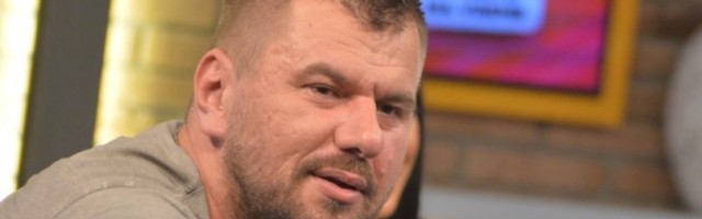 OČAJAN! Janjuš se uvalio u GADNE PROBLEME: Odao se opasnom poroku i izgubio silne pare, ZELENAŠI MU DIŠU ZA VRATOM!