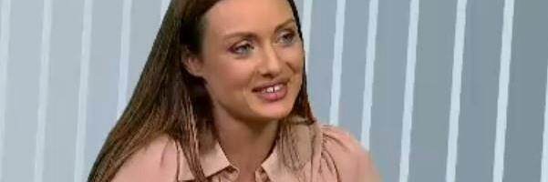 "Najela sam se pasulja i otišla da se porodim": Zvezda serije "Folk" progovorila o deci, i zašto muža gleda kao brata!