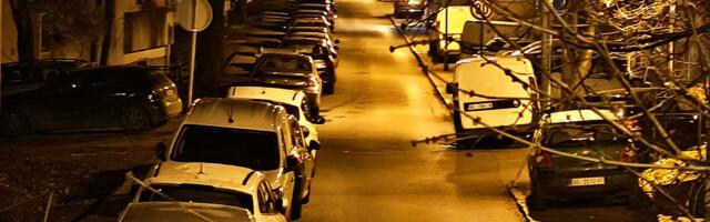 AUTOMOBILOM POLETEO U PROVALIJU DUBOKU 50 METARA I PREŽIVEO! Čudo u Rakovici, očevici čuli LOM, a onda se sledili od prizora: "Nismo smeli da pogledamo dole..."