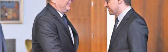 Курти натеран да одложи свој "закон о странцима"