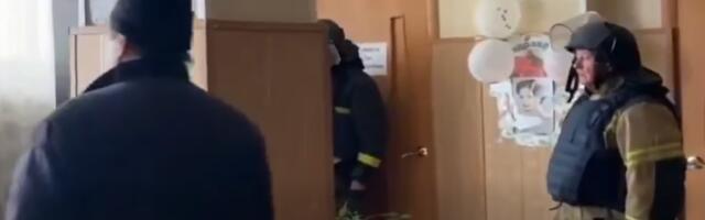 DRONOM NAPADNUT VJAČESLAV GLADKOV! Dok je ruski gubernator pričao sa meštanima u Belgorodu, letelica je prišla, ali ju je gardista UNIŠTIO! (VIDEO)