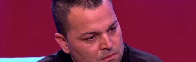 "SPREMI CELU KESU PARA ILI ŽIV NEĆEŠ IZAĆI!" Našem pevaču na nastupu dali ceduljicu sa jezivom porukom: Evo šta je on uradio...