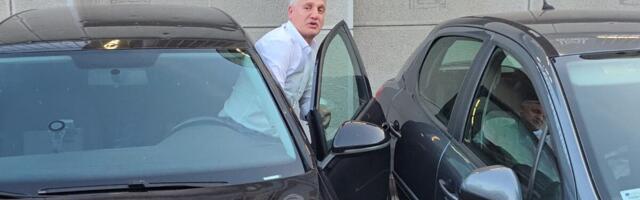 GAGI SE ZAGLAVIO U AUTU PRED KONCERT DEVEDESETIH! Sa njim u društvu sin Đoleta i Vesne Đogani, devojkama neće biti dobro kada vidite kako izgleda (VIDEO)