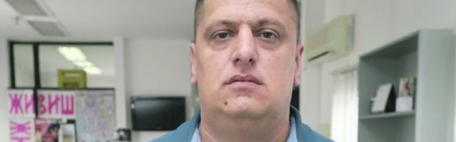 VLASNIK TRI LUKS VOZILA NA VELIKIM MUKAMA! Nova "mečka" troši ulje više nego ruski tenk?!