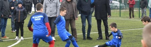 Fudbalski klub Sloboda dobio novi teren sa veštačkom travom