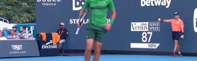 NOVAK POGOĐEN PONOVO U GLAVU?! Ponovila se scena iz Rima! (VIDEO)