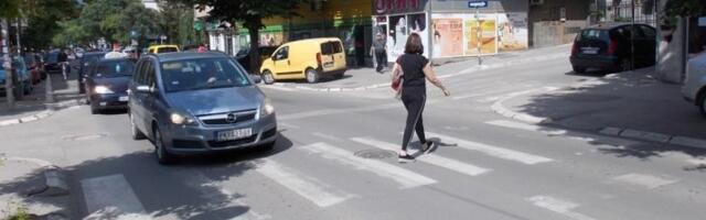 Pokušao da obljubi dvanaestogodišnju devojčicu dok je spavala
