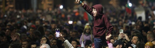 Neredi u Sofiji, gore kontejneri, lete kamenice, hiljade ljudi na ulicama! "Ugrožen je suverenitet države"