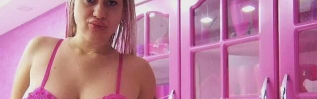 Valjevska Karleuša drži pečenjaru, radi na kasi i peva! Roze kuća i auto će vas izuti iz cipela