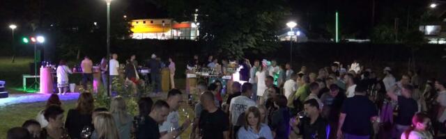 ČETVRTI FESTIVAL VINA U ALEKSANDROVCU: Održana tradiciona privredno turistička manfestacija Župe