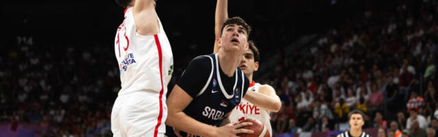 Bruka i sramota: Srbija precrtana, FIBA pre meča Amerikance okitila zlatom