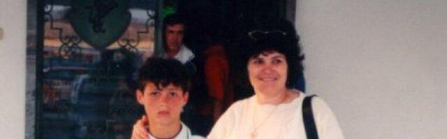 DA LI GA PREPOZNAJETE? Za jednog od najboljih fudbalera u istoriji, danas je poseban dan - sa majkom je proslavio njen 70. rođendan!