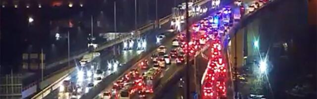 POTPUNI KOLAPS SAOBRAĆAJA U BEOGRADU: Mostovi paralisani, OVDE JE NAJKRITIČNIJE