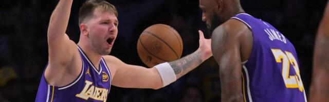 DONČIĆ BRILJIRAO, ALI UZALUD! Lejkersi ispali iz NBA kupa! Sparsi prave čuda i bez Vembanjame!