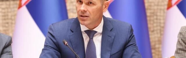 SINIŠA MALI ČESTITAO BADNJI DAN I BOŽIĆ: Vreme je da preispitamo urađeno i da pružimo ruku jedni drugima!