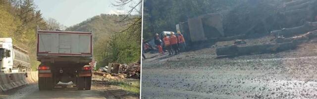 Vatrogasci seku vozilo da dođu do ljudi: Težak udes na Iriškom vencu (FOTO)