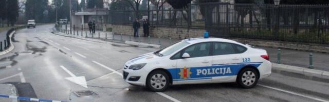 "NEMOJ, KAD TE MOLIM": Užas u Podgorici, pojavio se jeziv snimak ranjavanja žene!