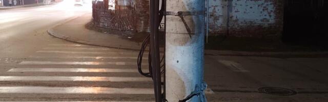 Elektrodistribucija Kragujevac: U stub udario automobil, izdat nalog da se zameni